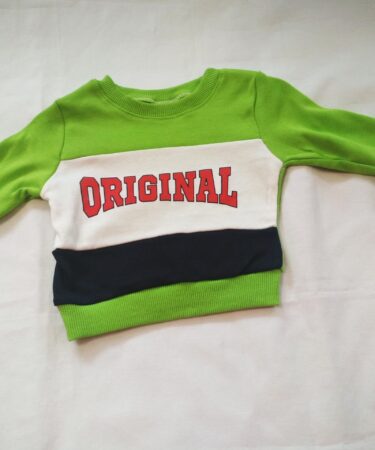 Комплект за бебе момче в зелено и тъмносиньо с щампа