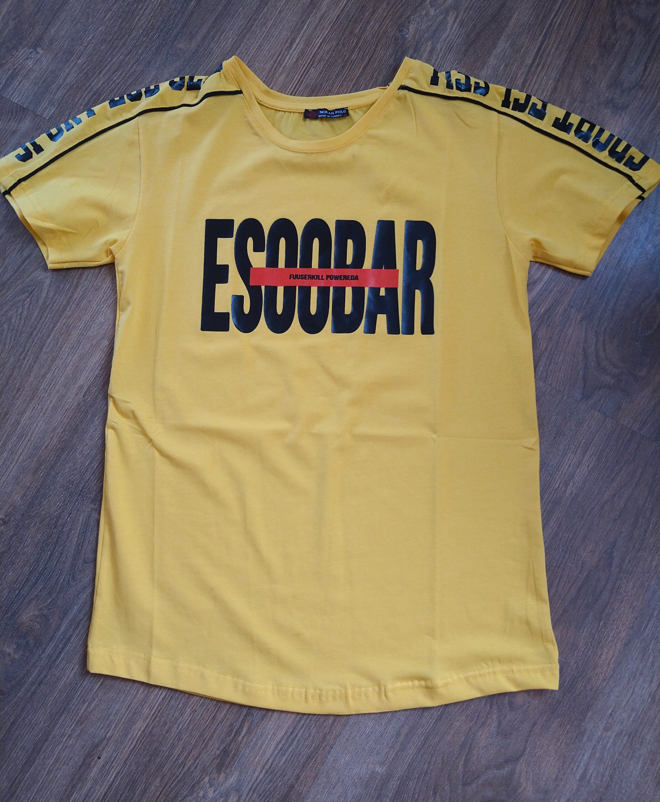 Мъжка тениска в жълт цвят с надпис ESCOBAR