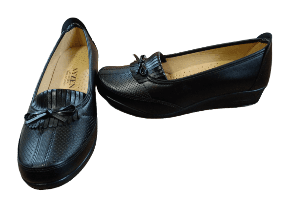 Дамски обувки в черен цвят с анатомична подметка