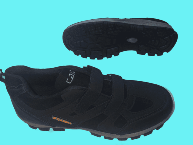 Водоустойчиви маратонки за мъже с лепенки в черен цвят